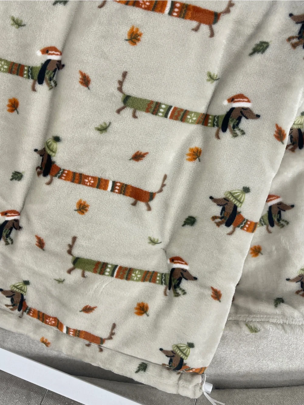 Fall Dachshunds Doxie Wiener Dog Cozy Sweaters & Beanies Plush Blanket NWT